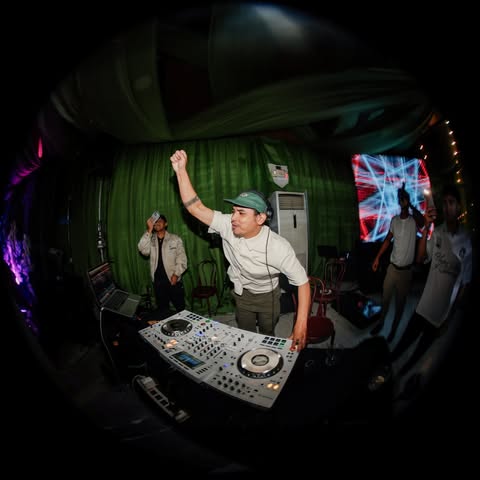 Gerard Aquino — DJs